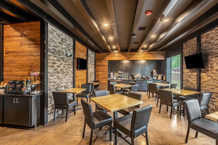 Cobblestone Inn & Suites - Fairfield Bay