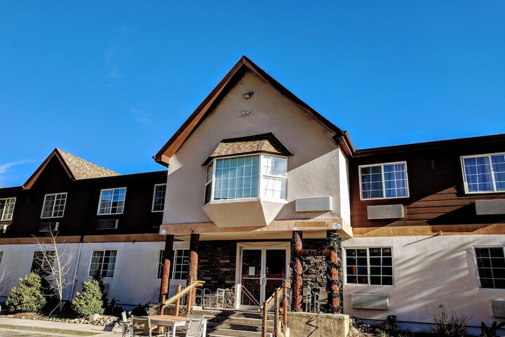 3 Peaks Lodge