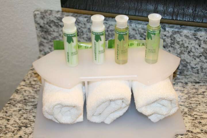 Holiday Inn Express & Suites Nevada by IHG