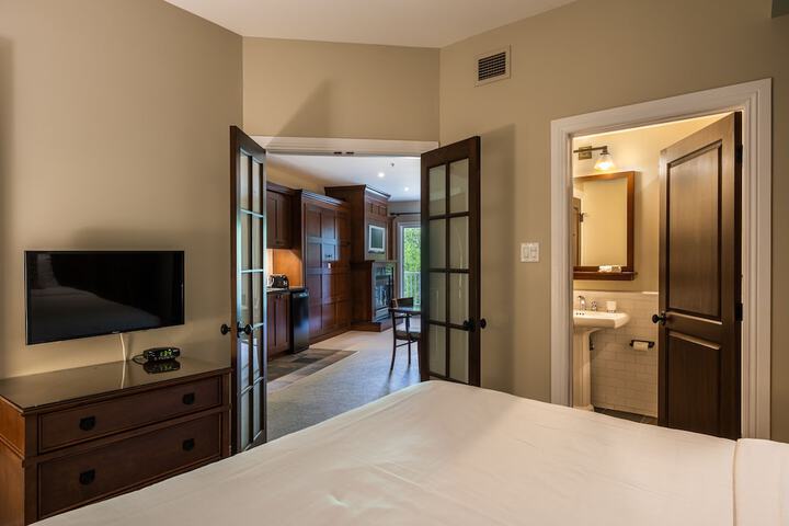 Room 42 of 74
