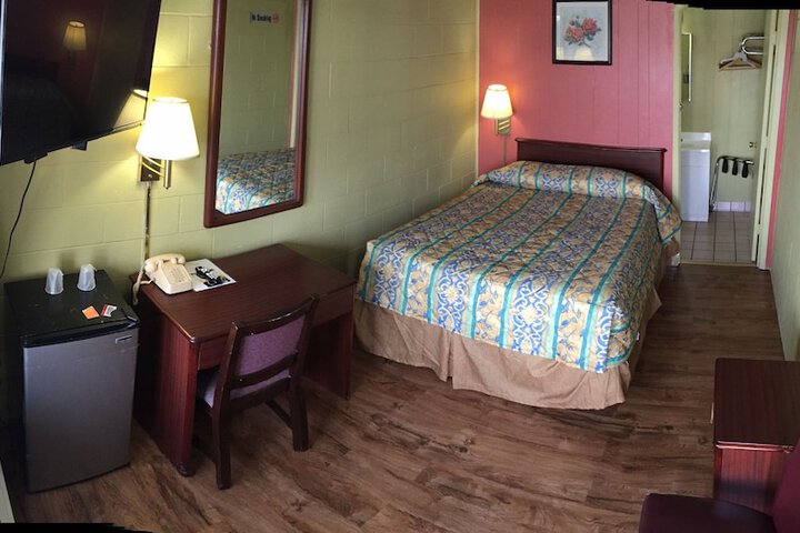 Room 11 of 38