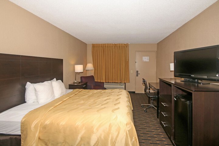 Room 33 of 45