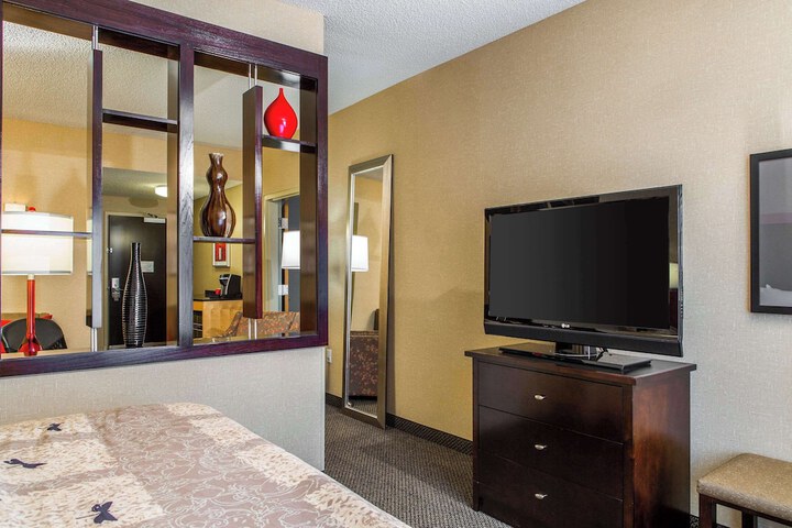Room 19 of 37