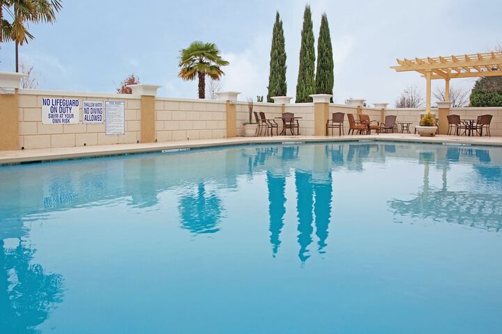 Pool 22 of 94