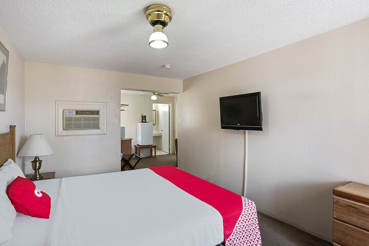 Room 13 of 35
