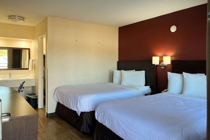 Room 10 of 14