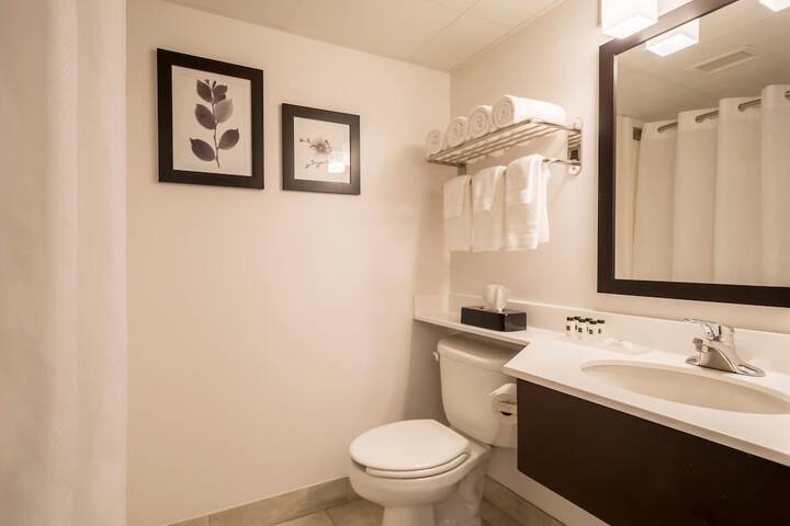 Room 13 of 22