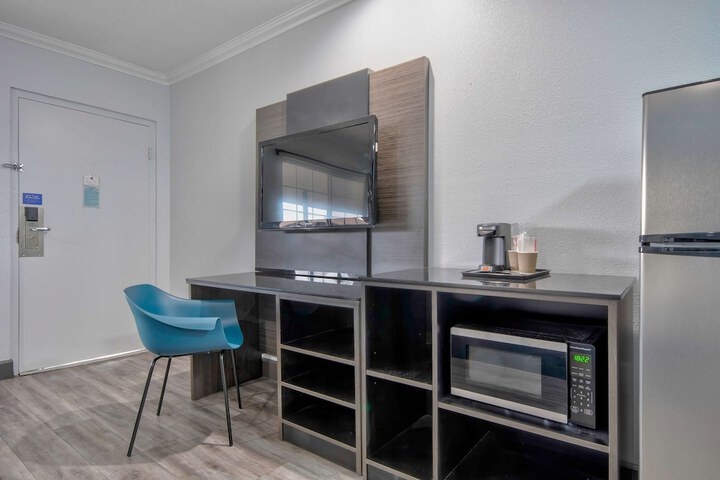 Room 20 of 35