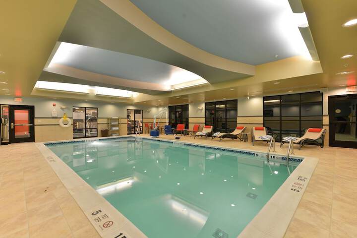 Hampton Inn Corning / Painted Post