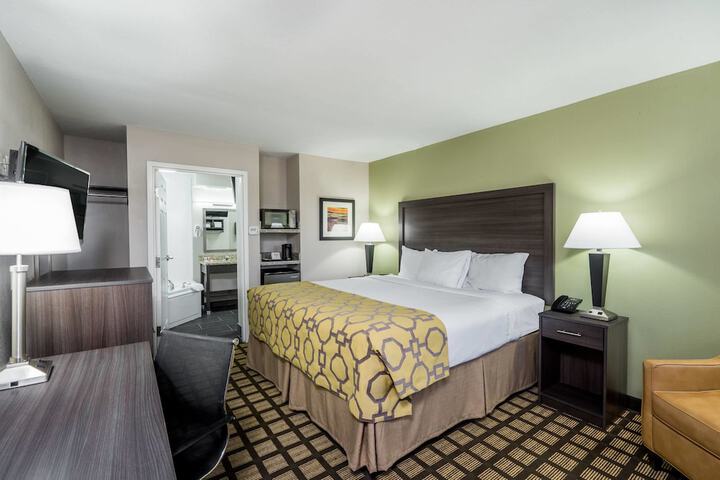 Baymont by Wyndham Clarksville