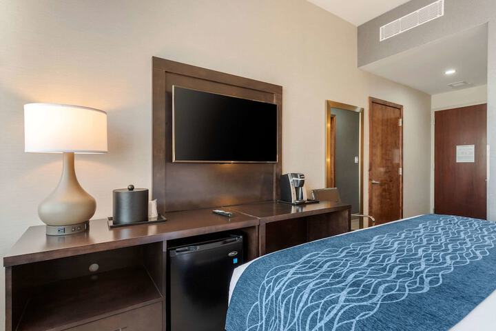 Room 17 of 38