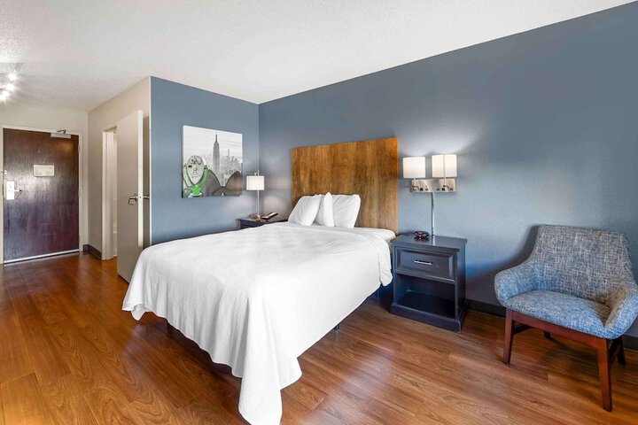 Room 28 of 32