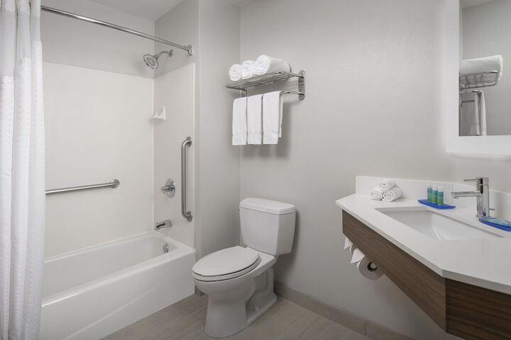Room 15 of 37