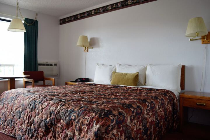 Room 19 of 37
