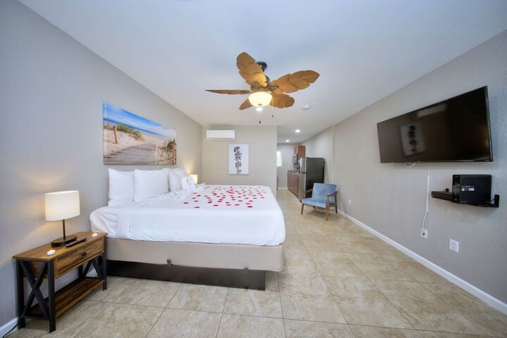 Room 4 of 12