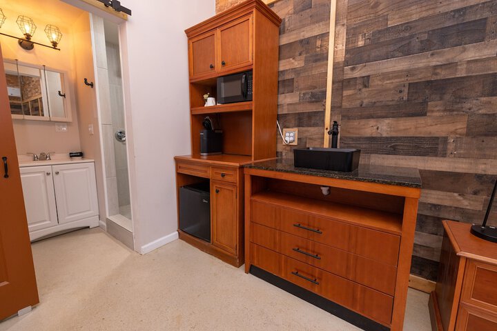 Hartwell Suites