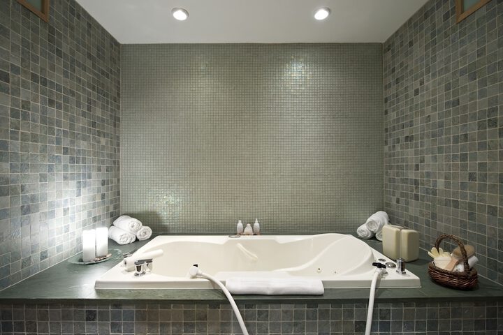 Spa 41 of 49