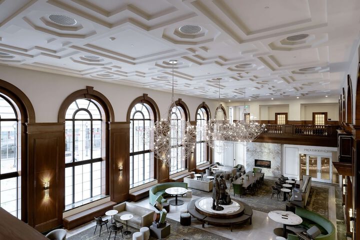 Hotel Fort Des Moines Curio Collection by Hilton
