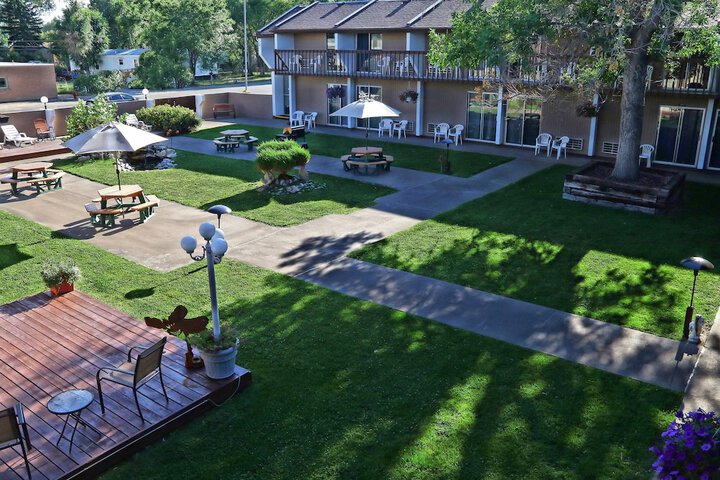 Hotel Exterior 30 of 36