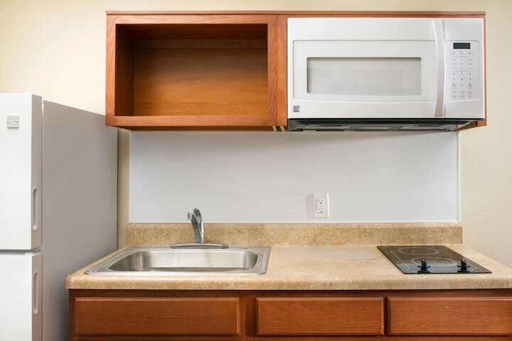WoodSpring Suites Chicago Romeoville
