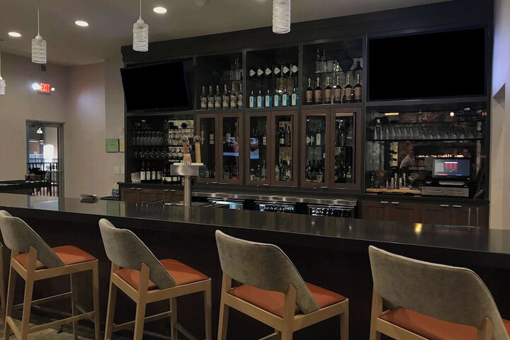 Lounge 45 of 60