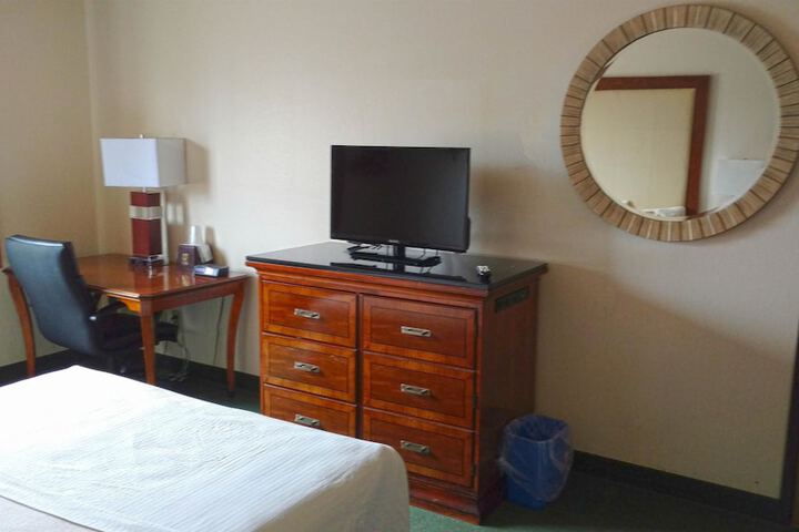 Room 11 of 15
