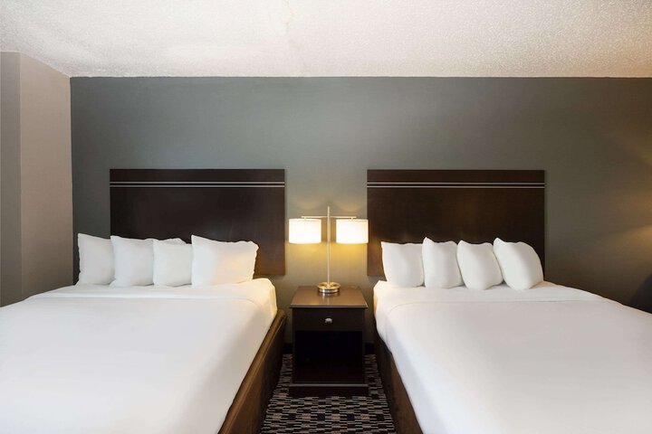 Room 21 of 40