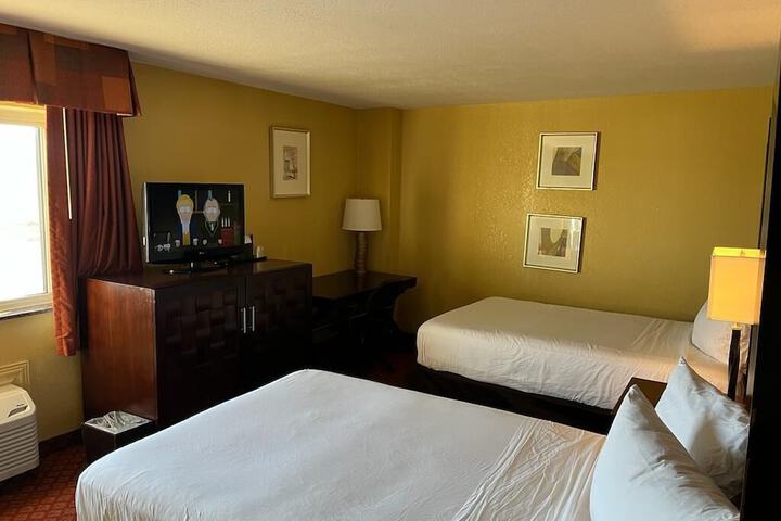 Room 17 of 25