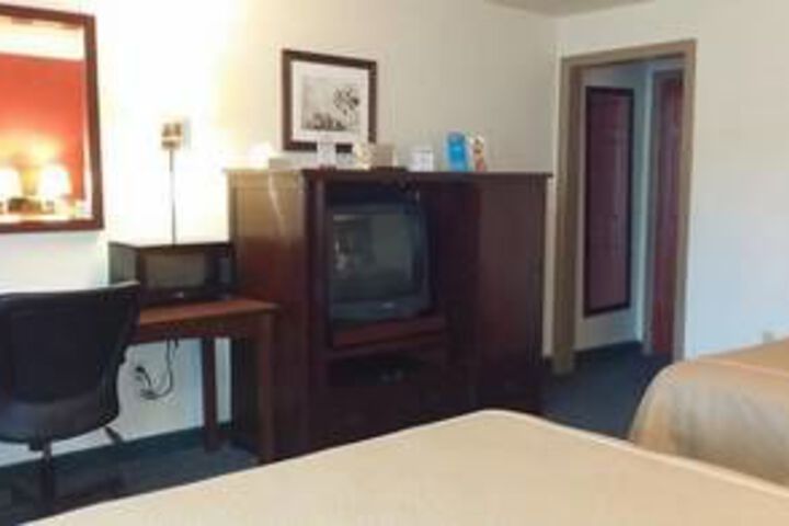 Hanover Hotel & Banquet Center