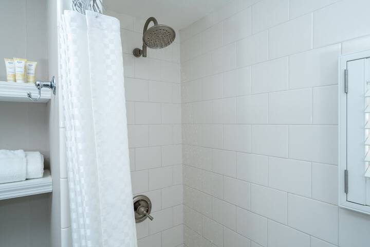 Room 93 of 133