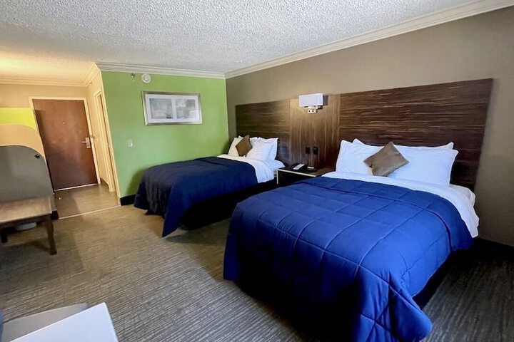Room 14 of 16