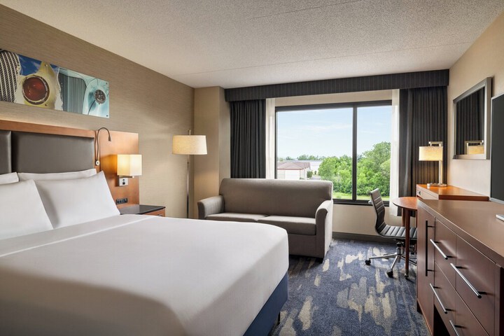 Crowne Plaza Auburn Hills by IHG