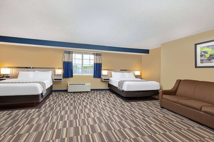 Room 10 of 27