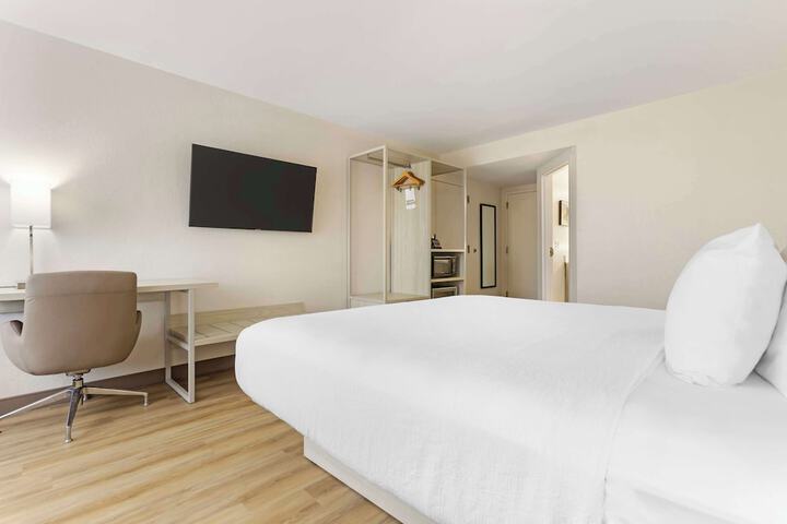 Best Western Plus Sugar Land / Stafford