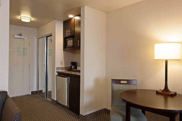 Room 34 of 77