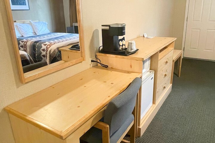 Room 12 of 28