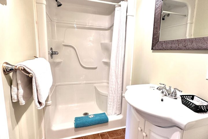 Room 44 of 122