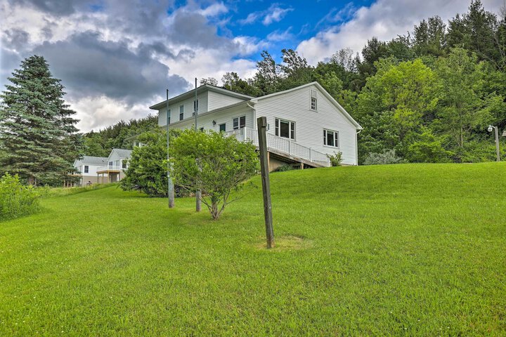 Apartment w / Shared Deck & View of Cowanesque Lake