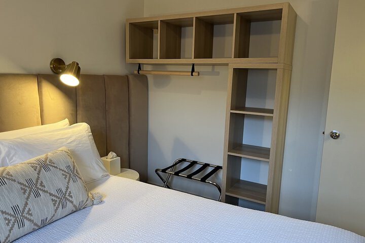 Room 25 of 76