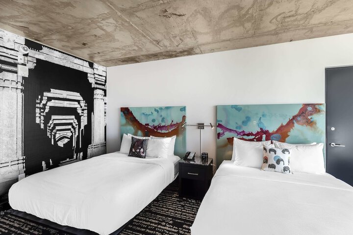 Room 50 of 74