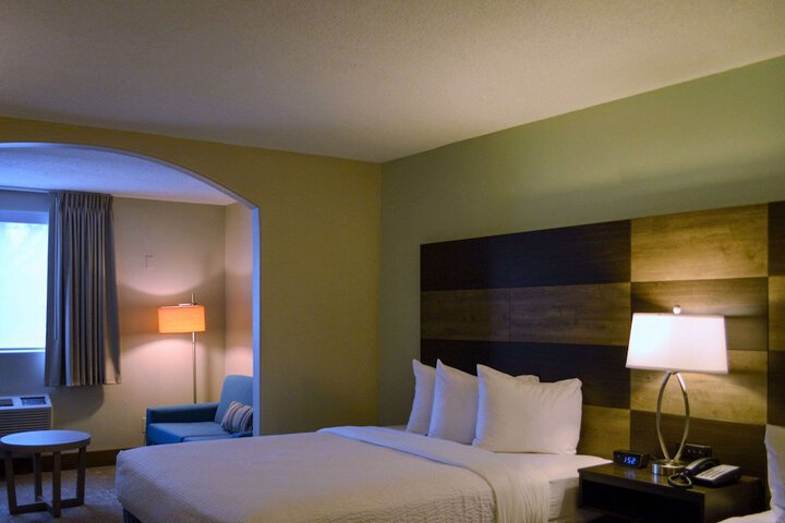 Room 44 of 76