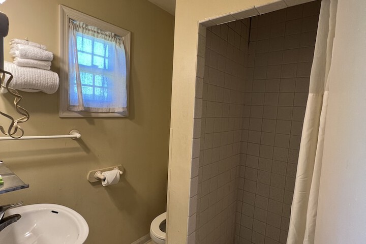Room 15 of 34