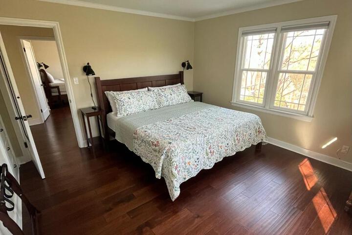 State Street Cottage Suite 2
