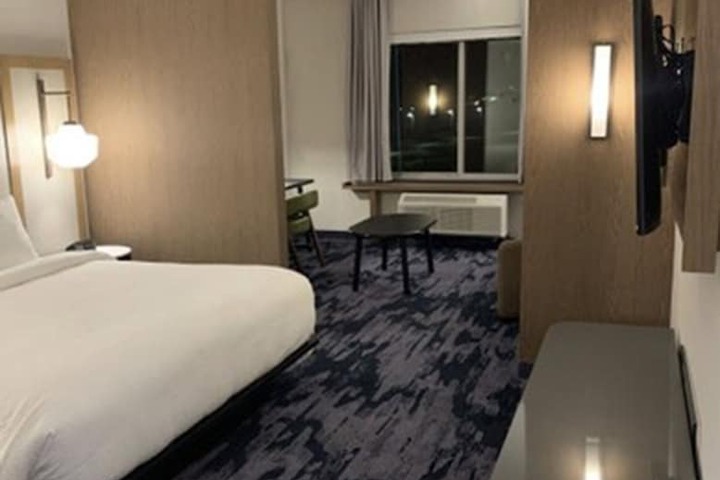 Room 14 of 28