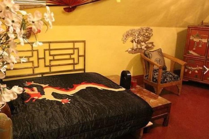 Room 13 of 42