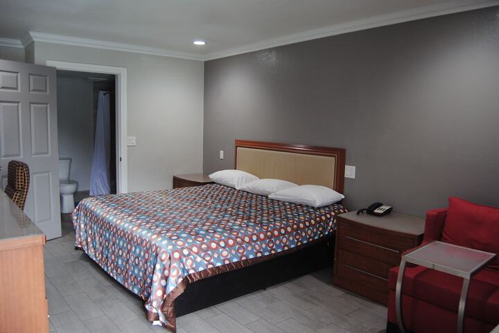 Room 64 of 69