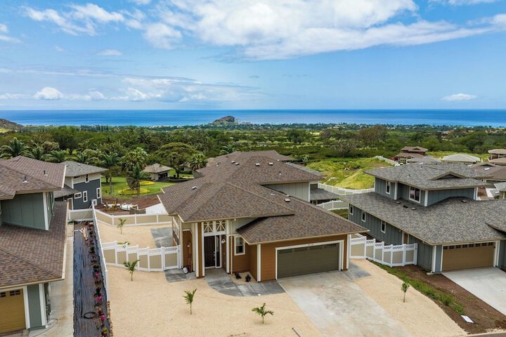 Leale'a by Avantstay Ocean + Mountain Views!