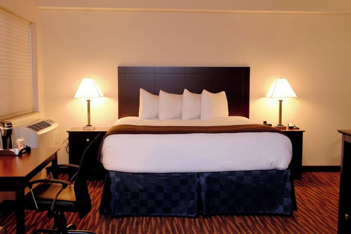 Hotel 5 of 104