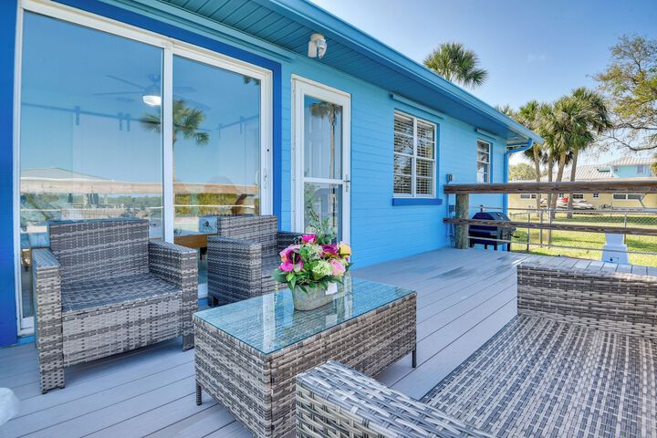 Riverfront Port Orange Home w / Dock & Slip!