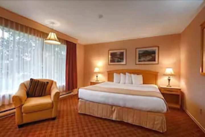 Room 33 of 54